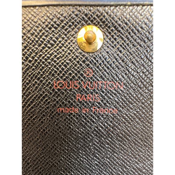 Louis Vuitton Luxury Accessory โ Comes with LV Dustbag - Picture 6 of 9